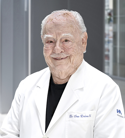 Es la foto de perfil de un oftalmólogo en Huixquilucan de Hospital Angeles Lomas.