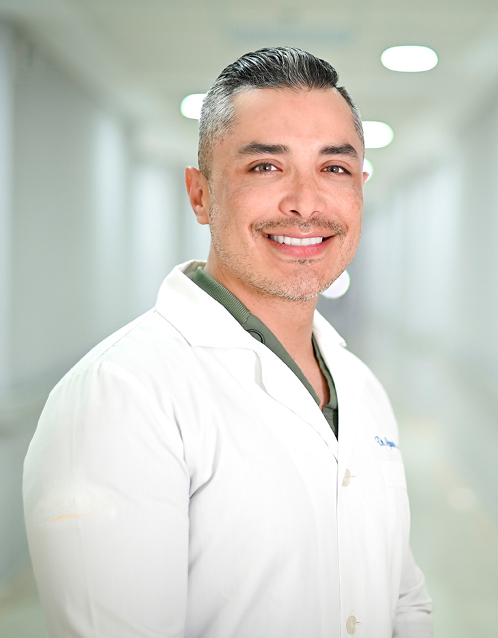 Es la foto de perfil de un cirujano plástico en Ciudad Juárez de Hospital Angeles Ciudad Juárez.