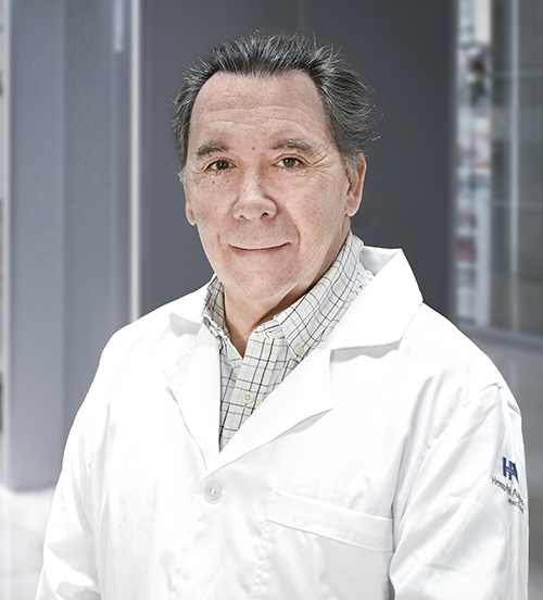 Es la foto de perfil de un cirujano general en Huixquilucan de Hospital Angeles Lomas.