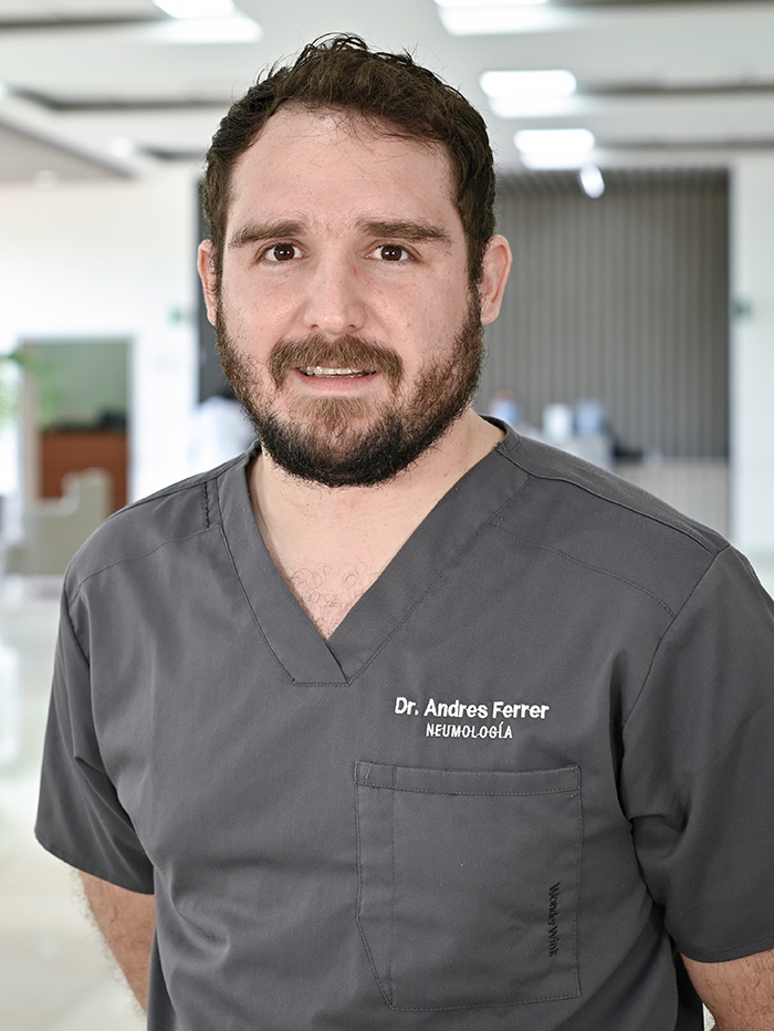 Es la foto de perfil de un neumólogo en Tampico de Hospital Angeles.