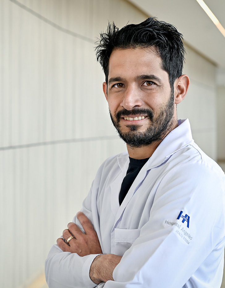 Es la foto de perfil de un urólogo en Puebla de Hospital Angeles Puebla.