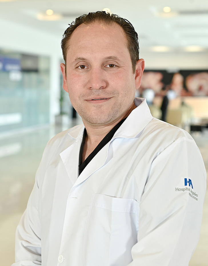 Es la foto de perfil de un gastroenterólogo y endoscopista en Xalapa de Hospital Angeles Xalapa.