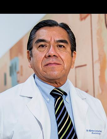 Es la foto de perfil de un algólogo especialista en anestesiología en Ciudad de México de Hospital Angeles Lindavista. Tiene el cabello negro. 