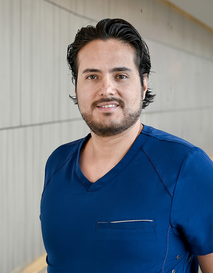 Es la foto de perfil de un otorrinolaringólogo en Puebla de Hospital Angeles Puebla.