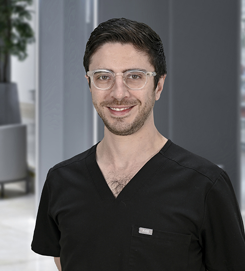 Es la foto de perfil de un ginecólogo y obstetra en Huixquilucan de Hospital Angeles Lomas.