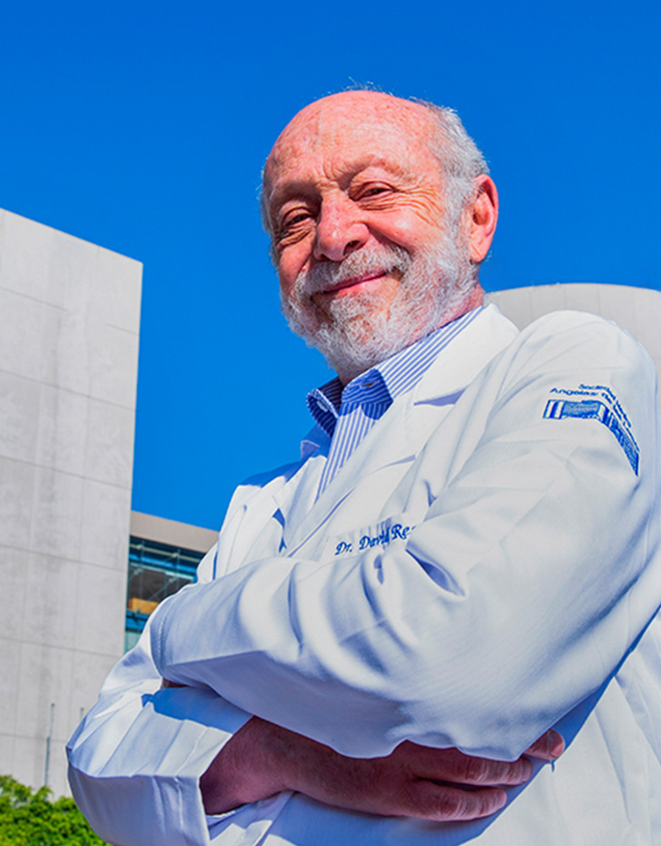 Es la foto de perfil de un psiquiatra en Huixquilucan de Hospital Angeles Lomas.