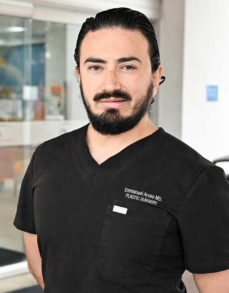 Es la foto de perfil de un cirujano plástico en Tijuana de Hospital Angeles Tijuana.