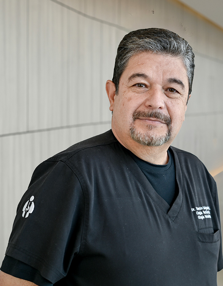 Es la foto de perfil de un cirujano general en Puebla de Hospital Angeles Puebla.