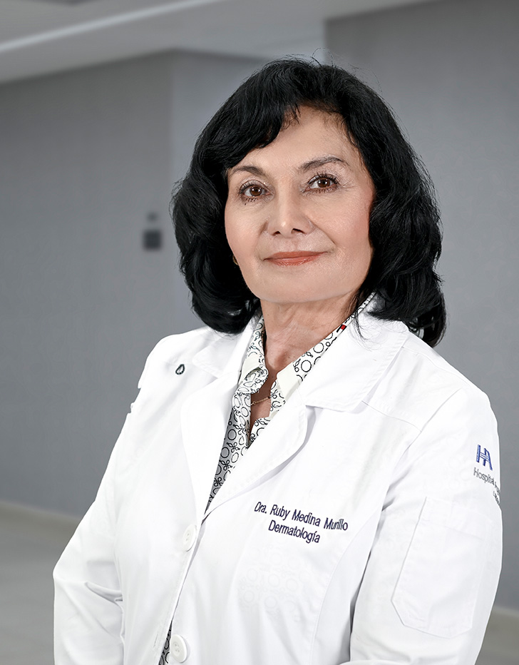Es la foto de perfil de una pediatra y dermatóloga en Ciudad de México de Hospital Angeles Lindavista. Tiene el cabello corto y negro. 
