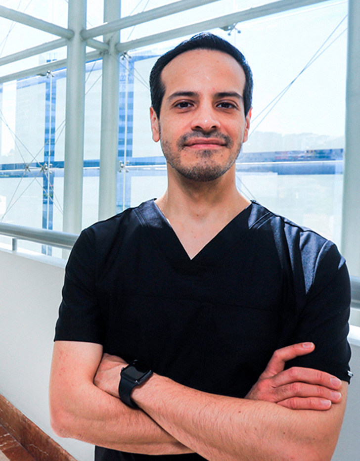 Es la foto de perfil de un cirujano plástico en Ciudad de México de Hospital Angeles Acoxpa y  en Huixquilucan Hospital Angeles Lomas