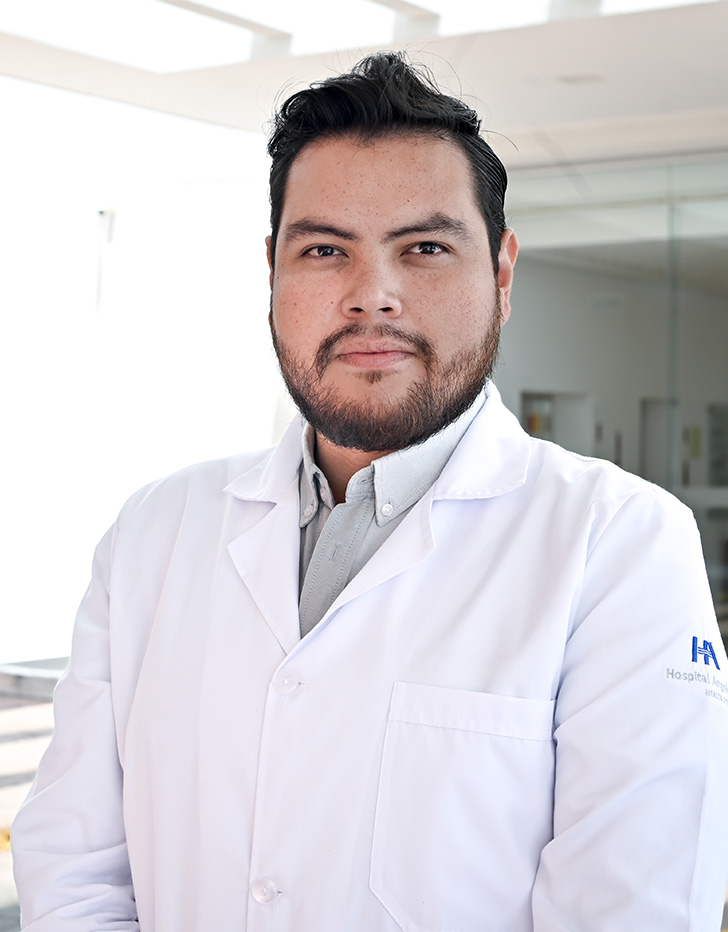 Es la foto de perfil de un otorrinolaringólogo en León de Hospital Angeles León.