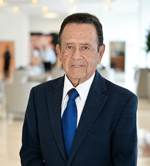 Es la foto de perfil de un oftalmólogo en Xalapa de Hospital Angeles Xalapa.