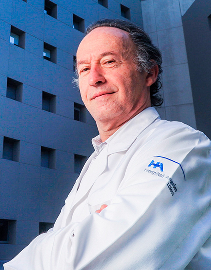 Es la foto de perfil de un cirujano plástico en Huixquilucan de Hospital Angeles Lomas.