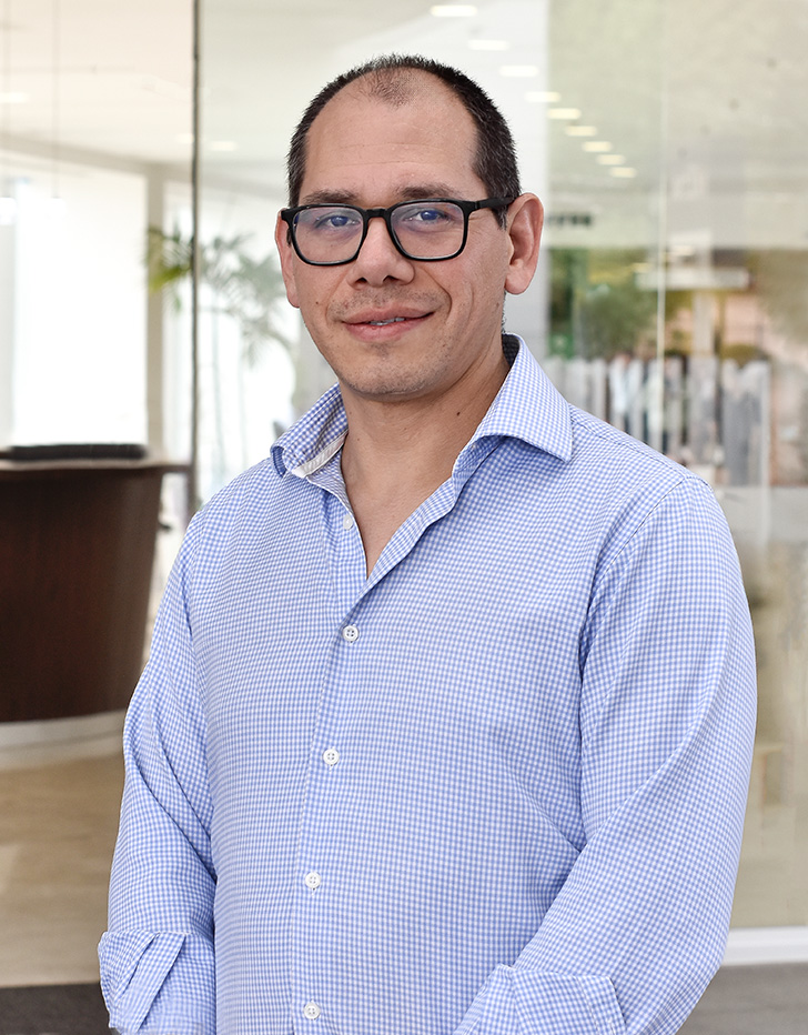 Es la foto de perfil de un internista, especialista en infectología en Ciudad de México de Hospital Angeles. 