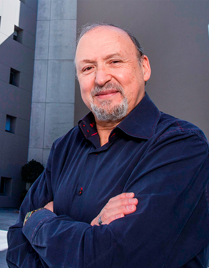 Es la foto de perfil de un médico legal, especialista en ginecología y obstetricia en Huixquilucan de Hospital Angeles Lomas. 