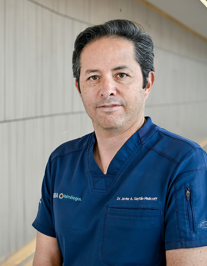 Es la foto de perfil de un oftalmólogo en Puebla de Hospital Angeles Puebla.