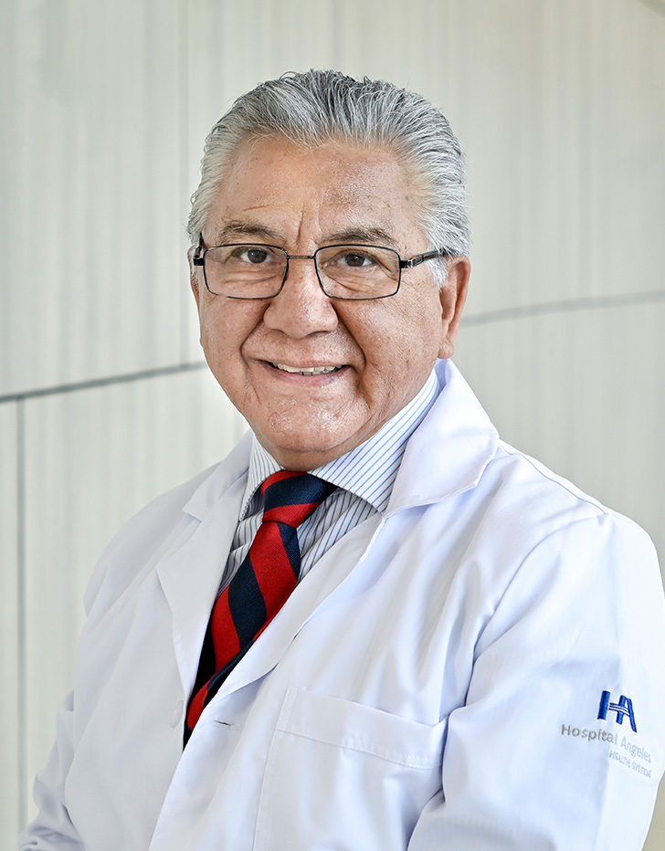 Es la foto de perfil de un ginecólogo y obstetra en Puebla de Hospital Angeles Puebla.