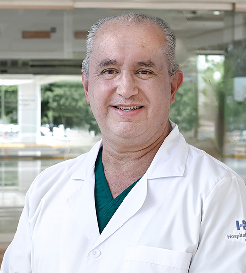 Es la foto de perfil de un cirujano neurológico en Culiacán de Hospital Angeles Culiacán.