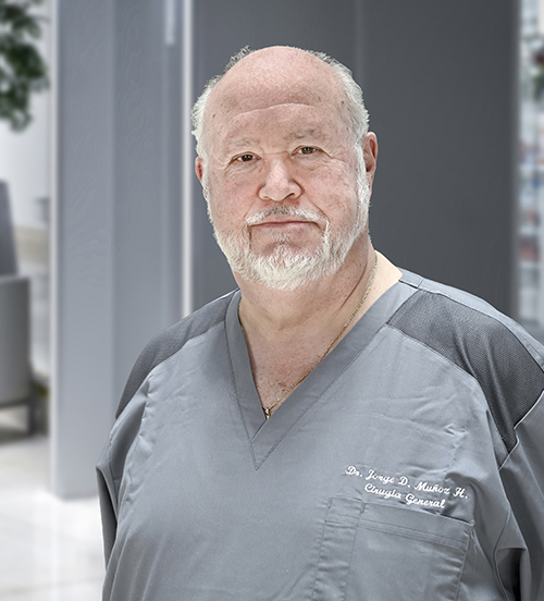 Es la foto de perfil de un cirujano general en Huixquilucan de Hospital Angeles Lomas.