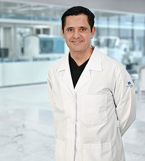 Es la foto de perfil de un cirujano plástico en Guadalajara de Hospital Angeles Del Carmen.