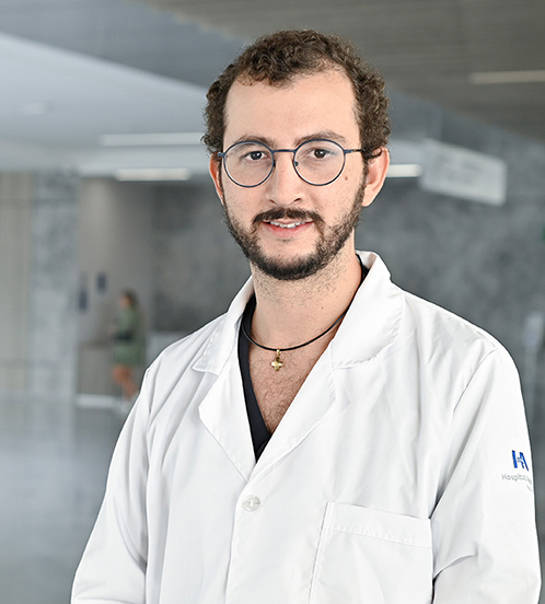 Es la foto de perfil de un gastroenterólogo en Querétaro de Hospital Angeles Centro Sur y Hospital Angeles Querétaro.