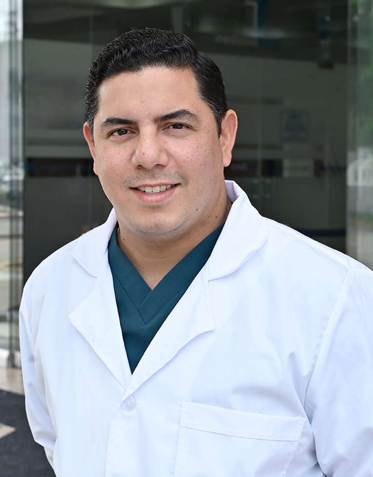 Es la foto de perfil de un otorrinolaringólogo en Villahermosa de Hospital Angeles.