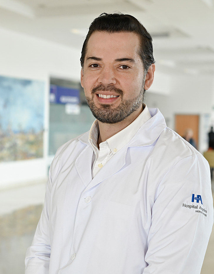 Es la foto de perfil de un ginecólogo y obstetra en Xalapa de Hospital Angeles.