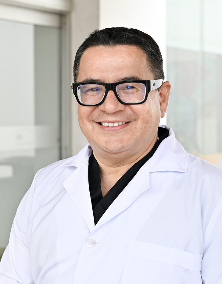 Es la foto de perfil de un ginecólogo y obstetra en Tijuana de Hospital Angeles.