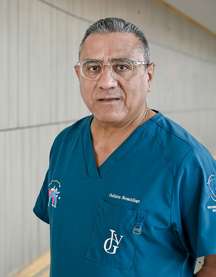 Es la foto de perfil de un neonatólogo en Puebla de Hospital Angeles.