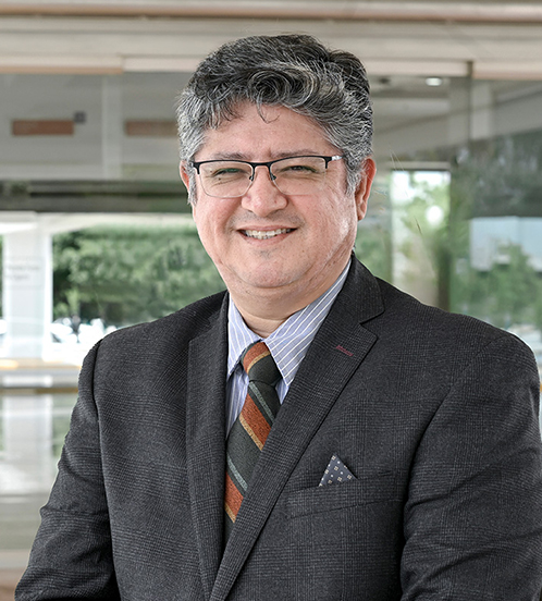 Es la foto de perfil de un cirujano cardiotorácico en Culiacán de Hospital Angeles.