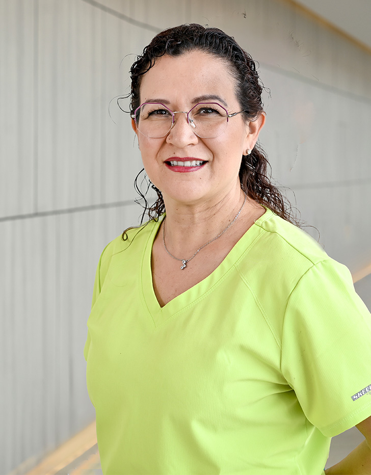 Es la foto de perfil de una ginecóloga y obstetra en Puebla de Hospital Angeles.