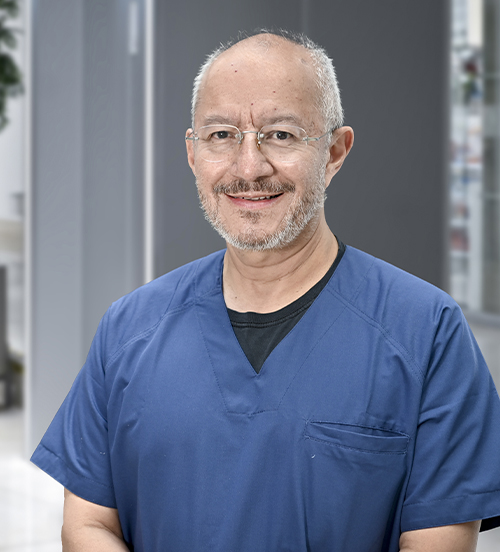 Es la foto de perfil de un neumólogo y médico interno en Huixquilucan de Hospital Angeles Lomas. 