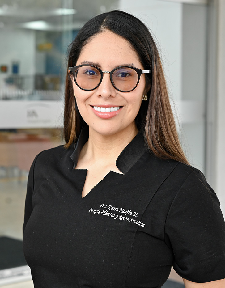 Es la foto de perfil de una cirujana plástica en Tijuana de Hospital Angeles.