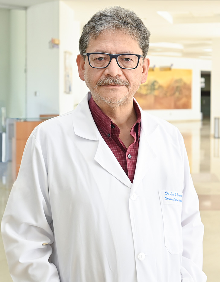 Es la foto de perfil de un internista especialista en infectología en Ciudad Juárez de Hospital Angeles Ciudad Juárez. 