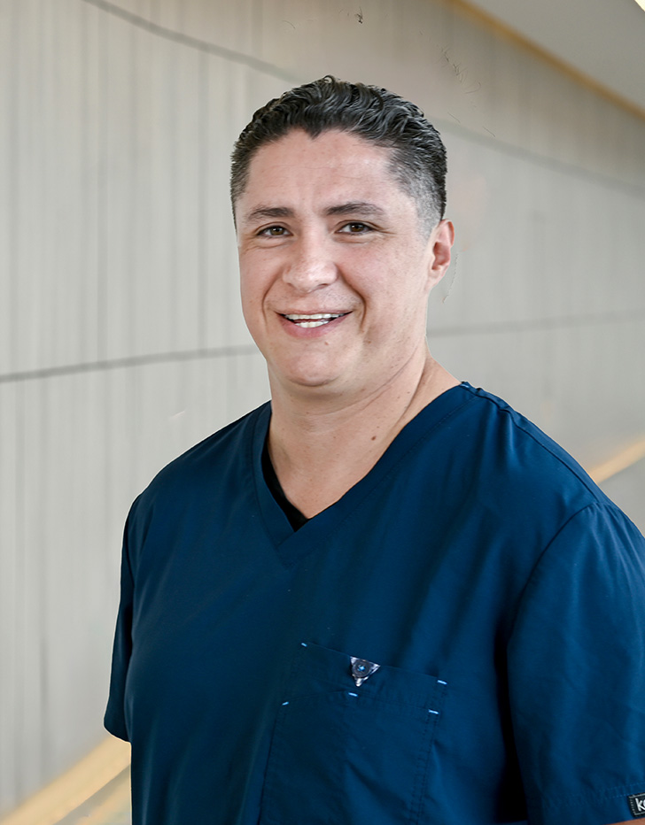 Es la foto de perfil de un anestesiólogo en Puebla de Hospital Angeles.