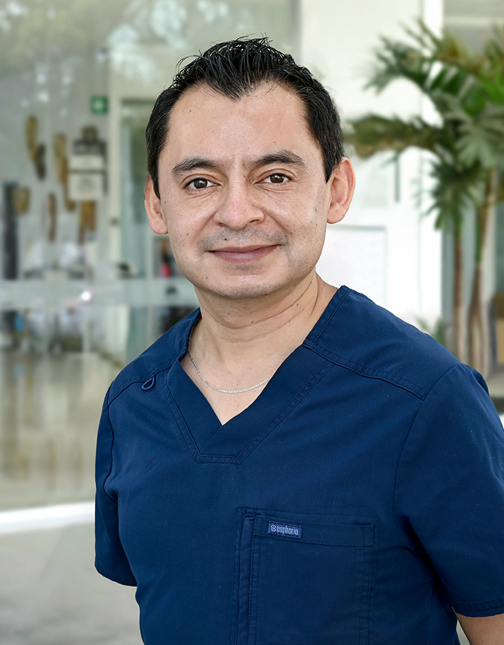 Es la foto de perfil de un nefrólogo e internista en Ciudad de México de Hospital Angeles Acoxpa.