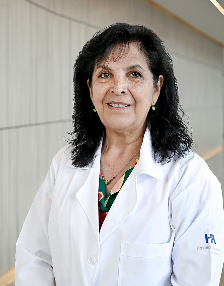 Es la foto de perfil de una otorrinolaringóloga en Puebla de Hospital Angeles.