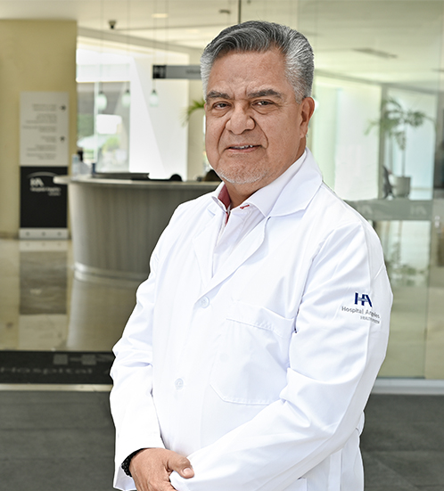 Es la foto de perfil de un endoscopista especialista en cirugía general en Ciudad de México de Hospital Angeles. 