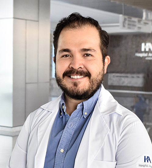 Es la foto de perfil de un cirujano general en Querétaro de Hospital Angeles.