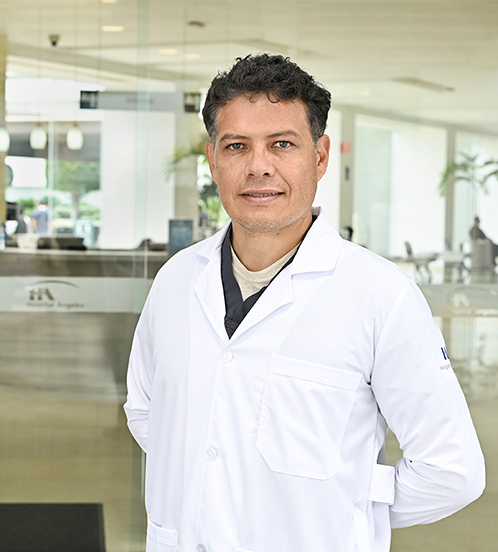 Es la foto de perfil de un cirujano plástico en Ciudad de México de Hospital Angeles Acoxpa.