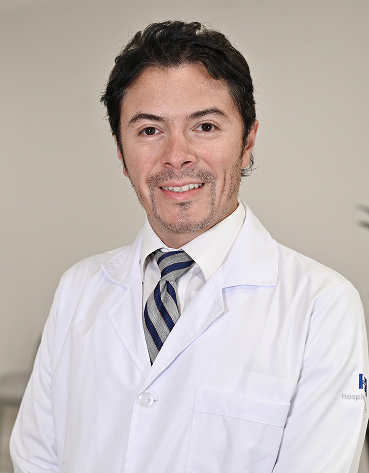 Es la foto de perfil de un cirujano plástico en Ciudad de México de Hospital Angeles Clínica Londres.