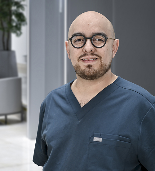 Es la foto de perfil de un cirujano general en Huixquilucan de Hospital Angeles Lomas.