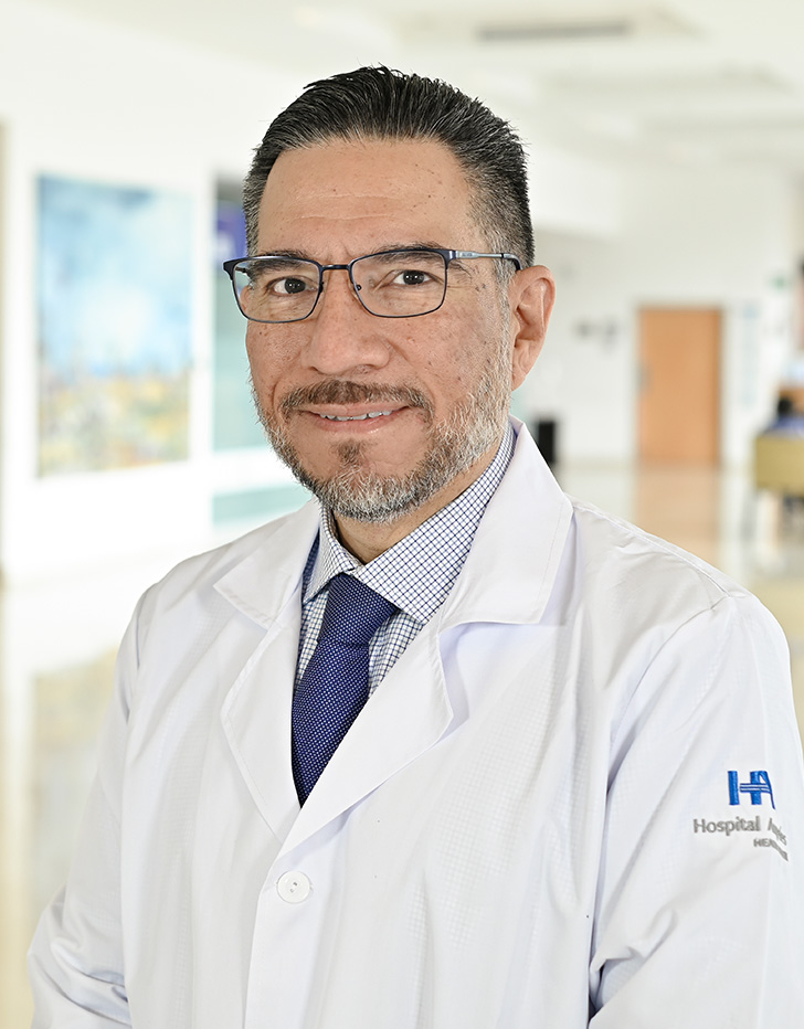 Es la foto de perfil de un oftalmólogo en Xalapa de Hospital Angeles Xalapa.