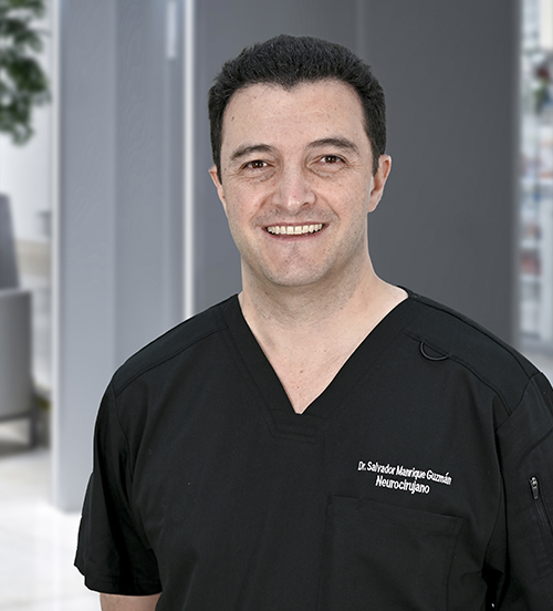 Es la foto de perfil de un cirujano neurológico en Huixquilucan de Hospital Angeles Lomas.