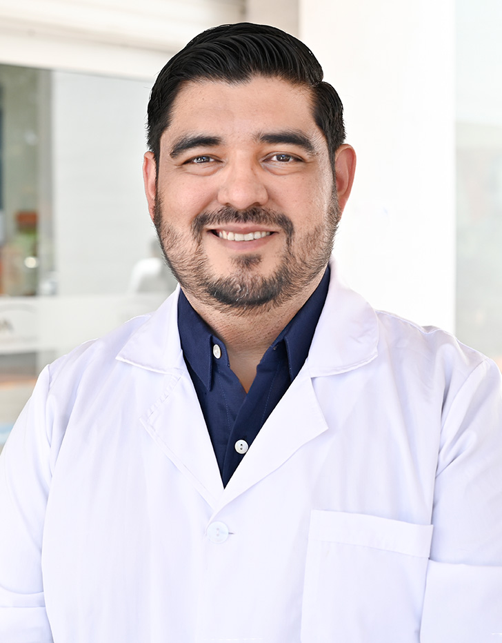 Es la foto de perfil de un geriatra en Tijuana de Hospital Angeles Tijuana.