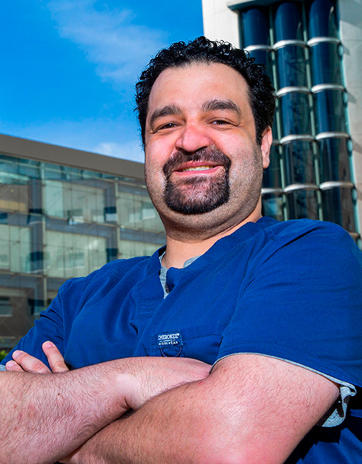 Es la foto de perfil de un oftalmólogo en Huixquilucan de Hospital Angeles Lomas.